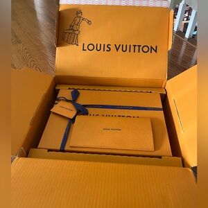 Louis Vuitton gift box with ribbons, message cards, envelope authentic